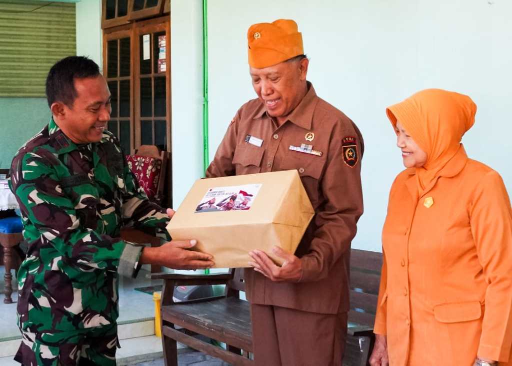 Sambut HUT RI ke- 79, Kodim Bojonegoro Berikan Tali Asih kepada Para&nbsp;Veteran