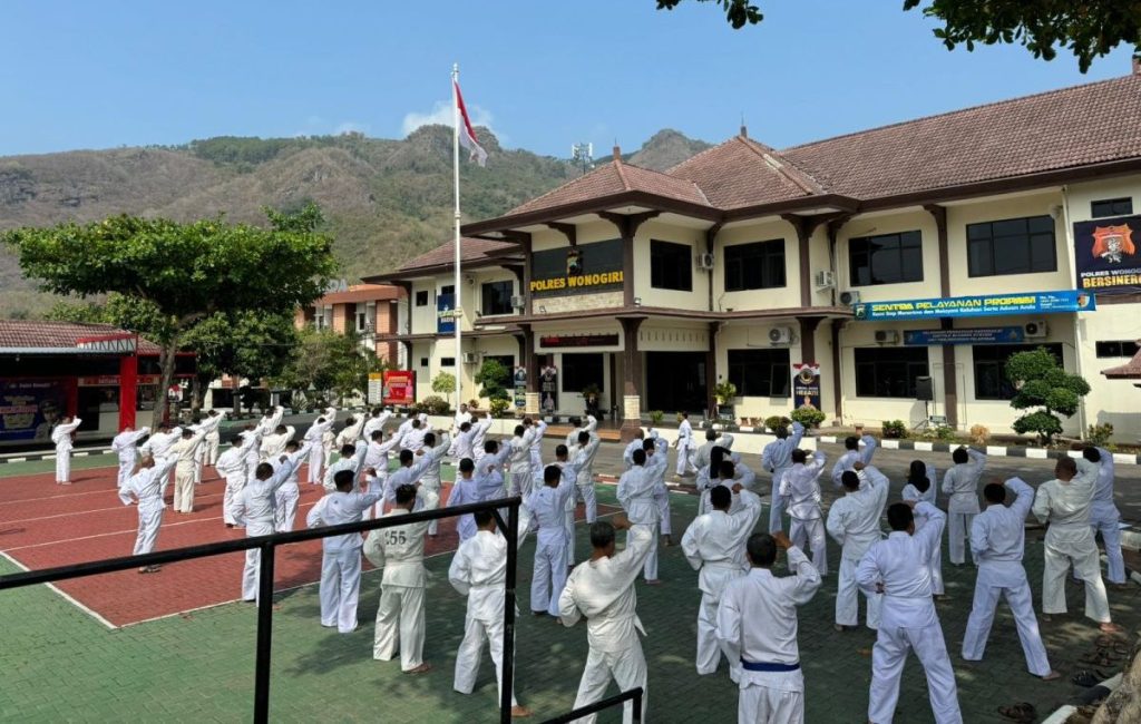 Pertajam Kemampuan, Polres Wonogiri Gelar Latihan Beladiri&nbsp;Polri