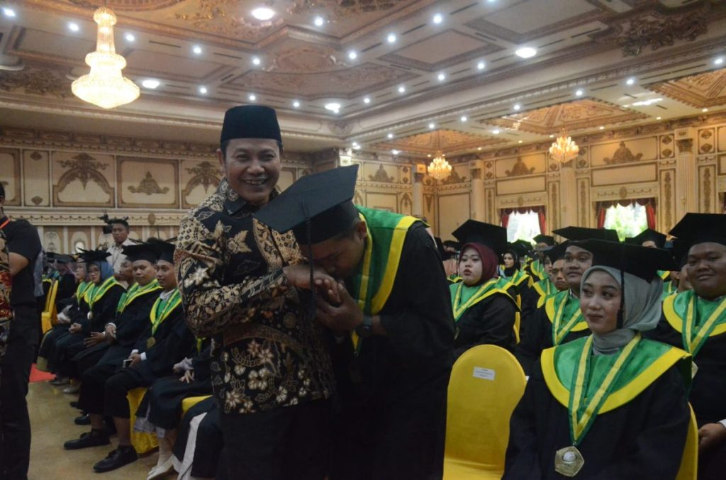 322 Mahasiswa Unusida Resmi Diwisuda, Plt. Bupati Sidoarjo Beri Pesan&nbsp;Inspiratif