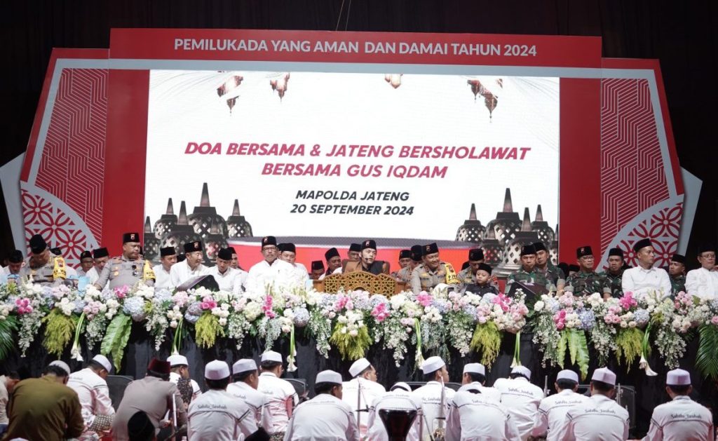 Jawa Tengah Bersholawat Bersama Gus Iqdam dan Polda Jateng untuk Pemilukada 2024 yang Aman serta&nbsp;Damai