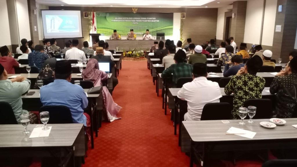 Halaqah Revitalisasi Pesantren: Sinergi Polda Jateng, Kyai dan Pesantren Tangkal Radikalisme Menjelang Pilkada&nbsp;2024