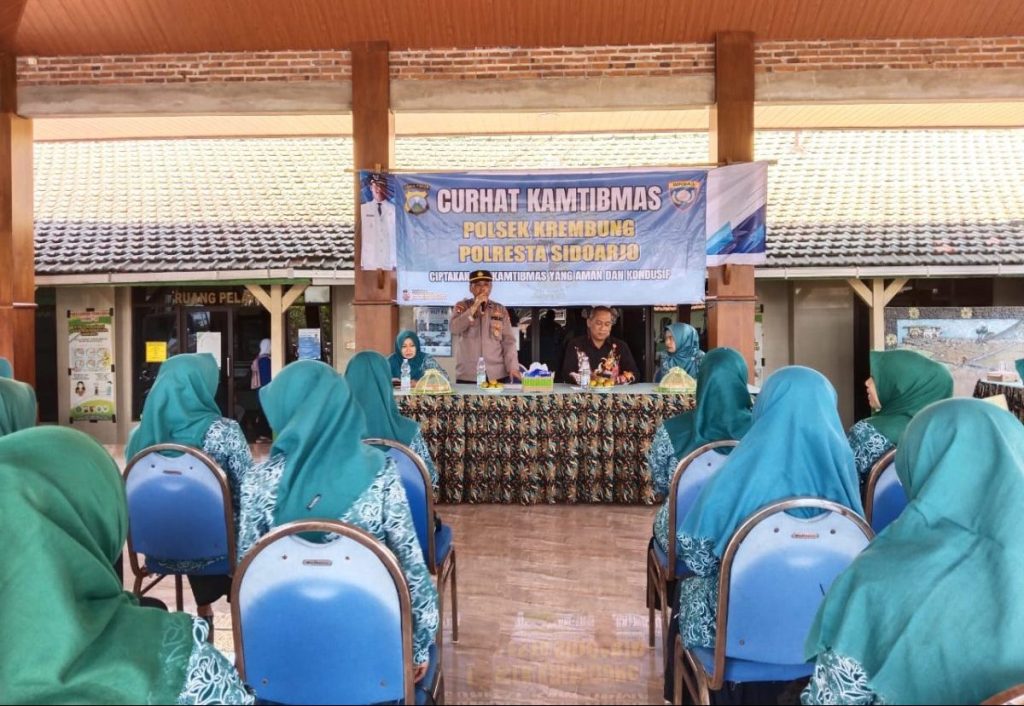 Polsek Krembung Gelar Curhat Kamtibmas di Balai Desa Tanjek&nbsp;Wagir
