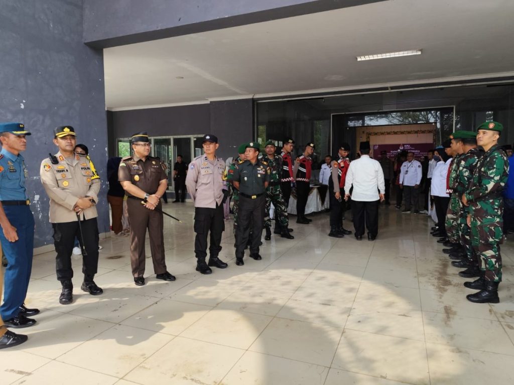 Amankan Pengundian Nomor Urut Paslon Pilkada Lampung Utara, Polres Terjunkan Ratusan Personel&nbsp;Gabungan