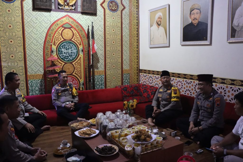 Cooling System Jelang Pilkada 2024, Polres Wonogiri Silaturahmi Dengan Santri dan Pengasuh&nbsp;Ponpes