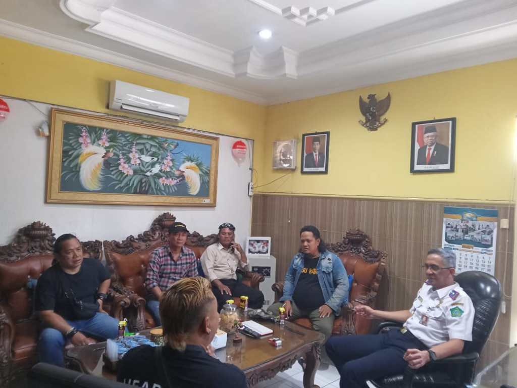 Beberapa LSM dan Ormas Temuin Kadishub Sidoarjo untuk Cari Solusi Dugaan Pembakaran Lapak di Terminal&nbsp;Porong